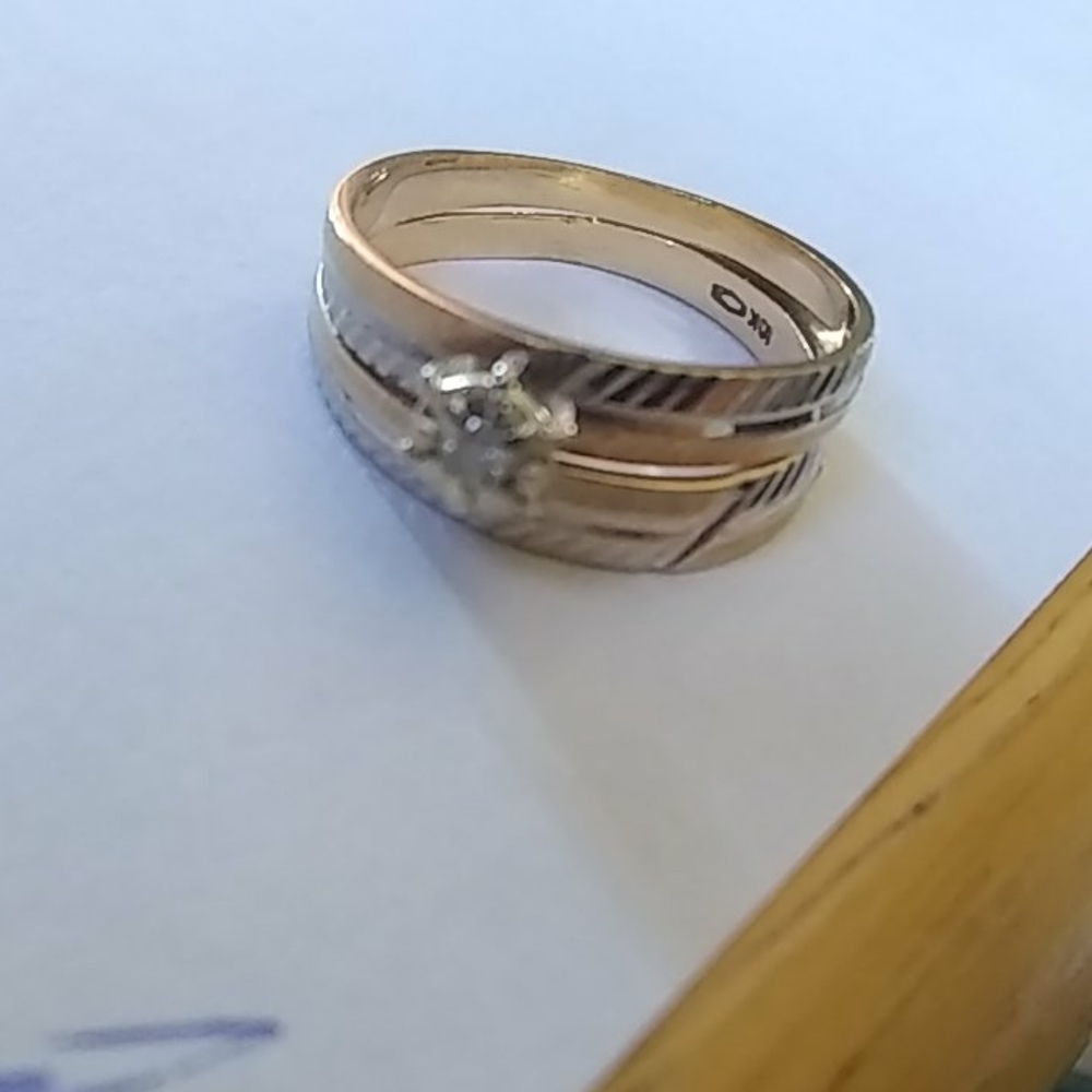 10k gold wedding bands with Gem - Picture 5 of 5